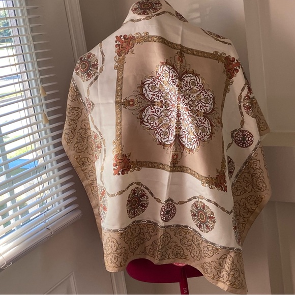 The Rack women square beige floral vintage head scarf. Used condition. - Picture 8 of 12